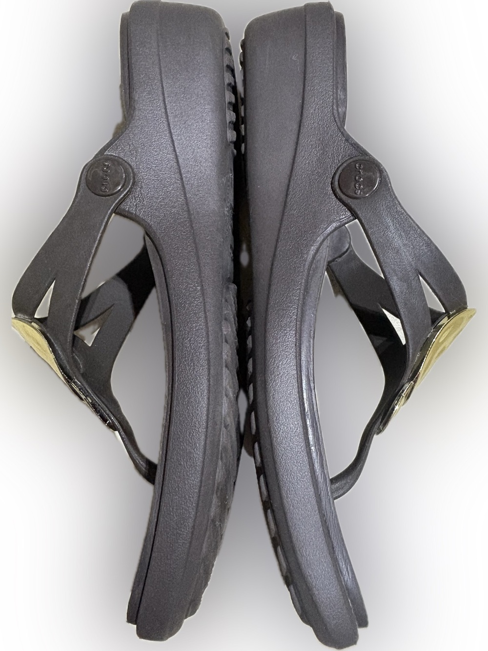 NWOT CROCS Brown Women's Sanrah Sandals with Hammered Gold Accent Medallions - Picture 3 of 8